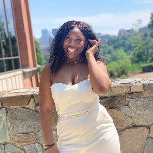 Meet your Posher, Amara